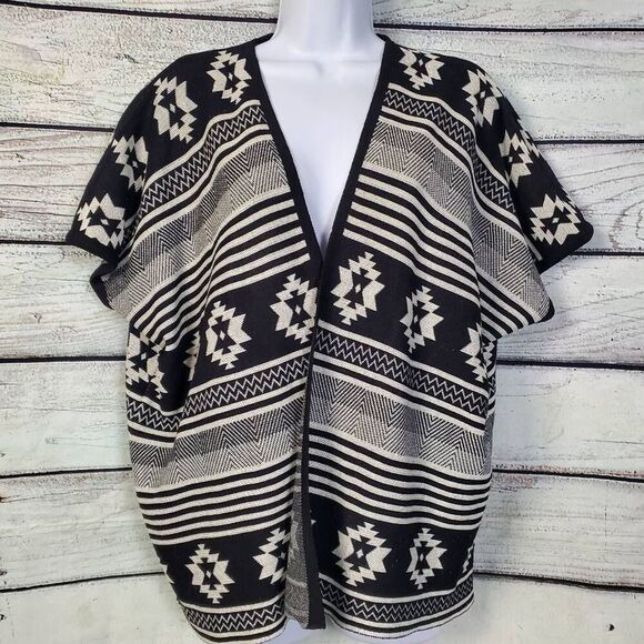 Jon & Anna New York Open Front Poncho Cardigan S/M Black White Aztec Print - Picture 1 of 5